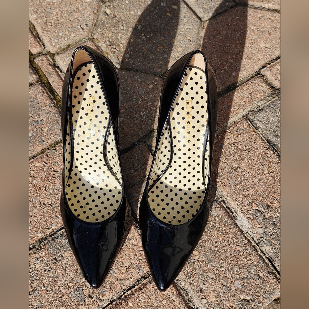 BCBGIRLS Shoes. Color BLACK. Size 6.5M - Picture 5 of 5